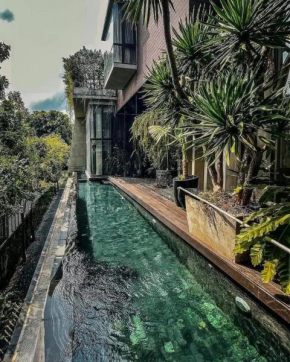 Luxury Pool Villa with Jacuzzi & Lift by Thonglor